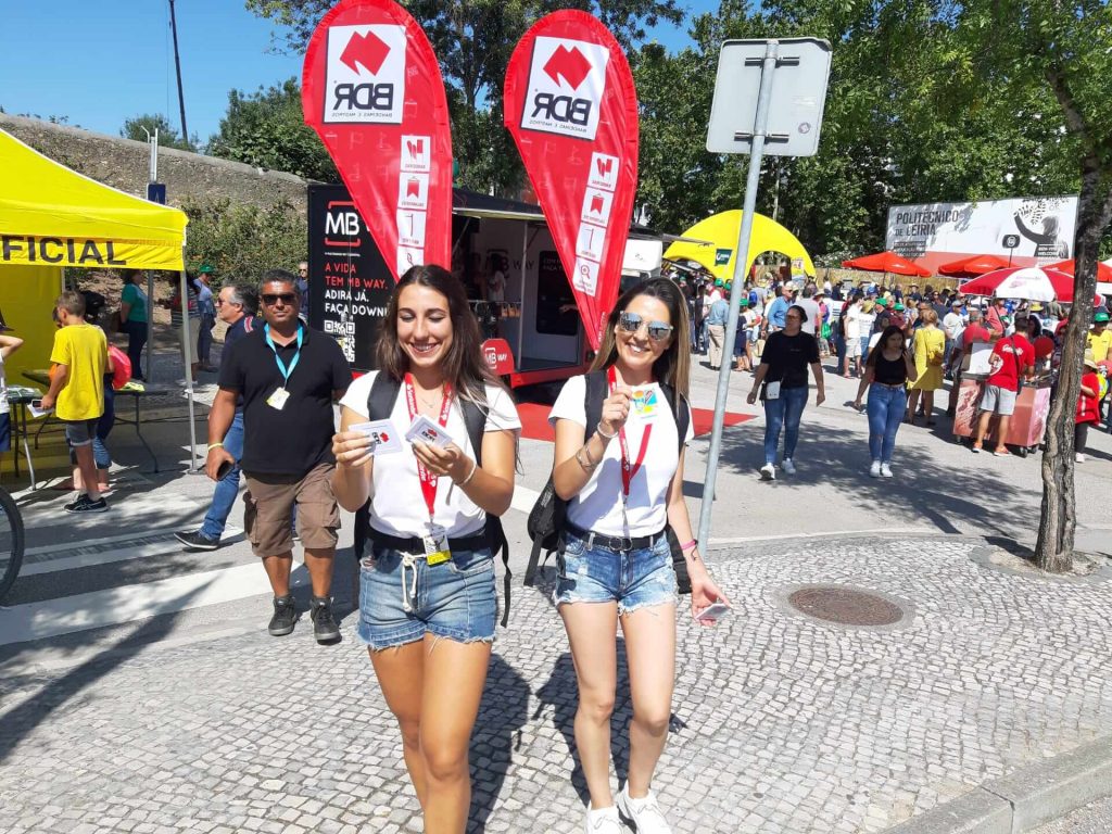 volta a portugal em bicicleta santander bdr ativaçao marca bandeiras