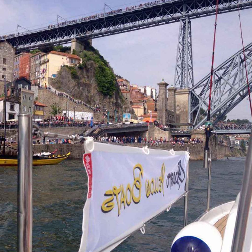 bdr-bandeiras-e-mastros-yellow-boats-porto-comunicacao